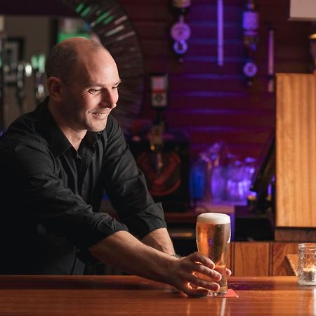 The Wander Inn Bar & Accommodation Kenmare Bagian luar foto