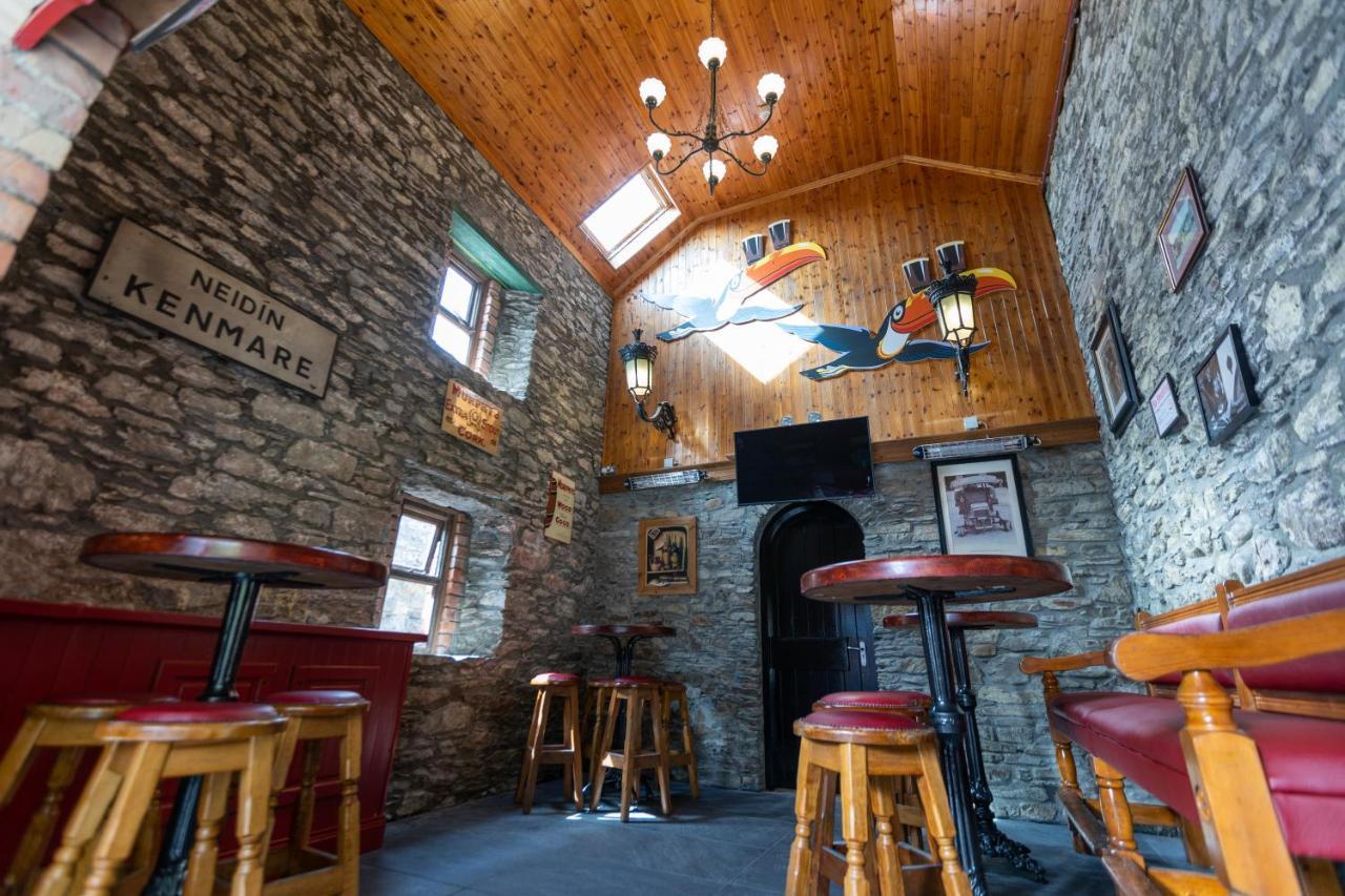 The Wander Inn Bar & Accommodation Kenmare Bagian luar foto