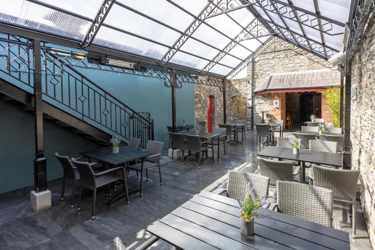 The Wander Inn Bar & Accommodation Kenmare Bagian luar foto