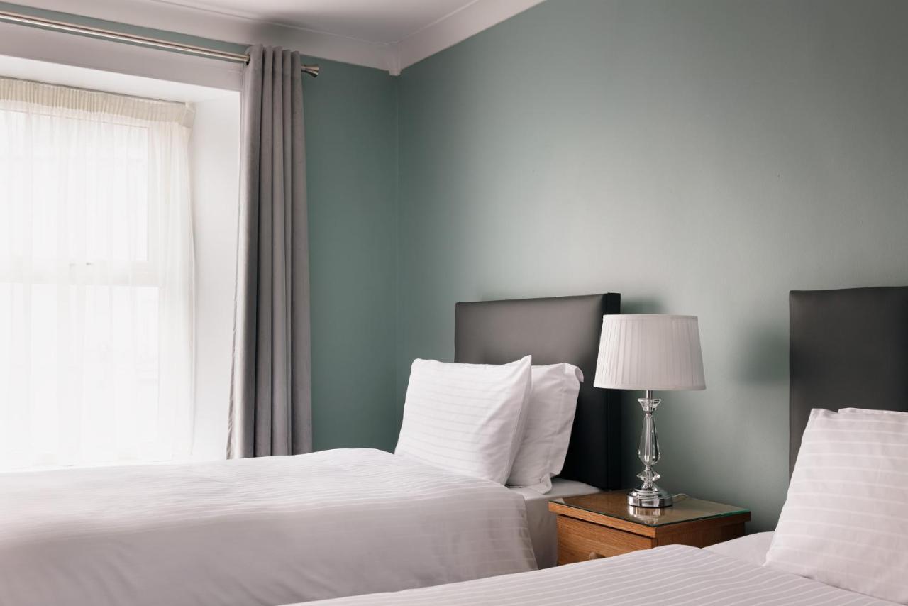 The Wander Inn Bar & Accommodation Kenmare Bagian luar foto