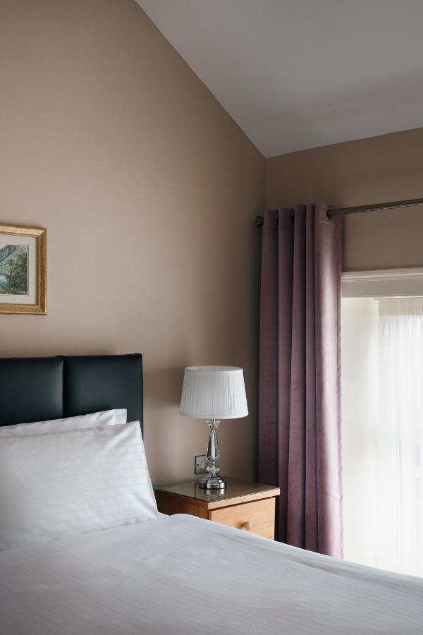The Wander Inn Bar & Accommodation Kenmare Bagian luar foto