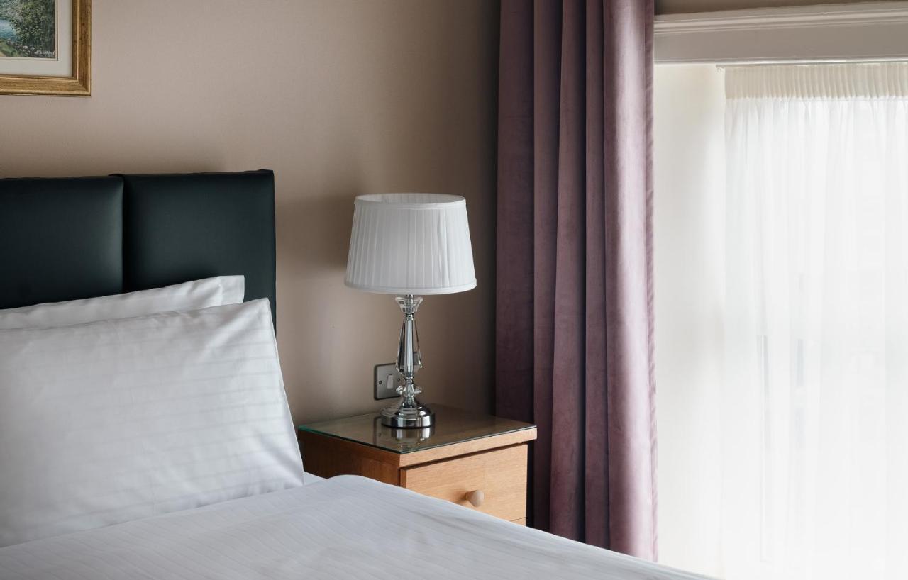 The Wander Inn Bar & Accommodation Kenmare Bagian luar foto