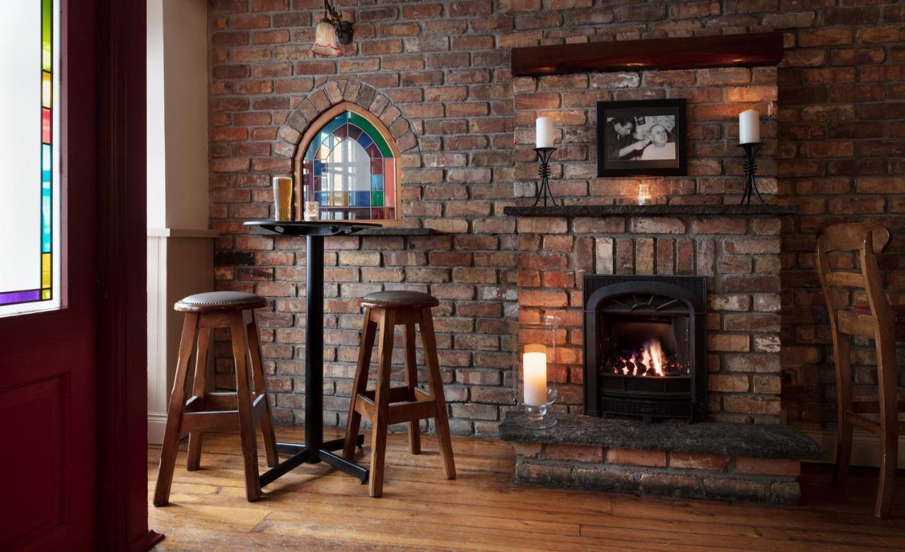 The Wander Inn Bar & Accommodation Kenmare Bagian luar foto