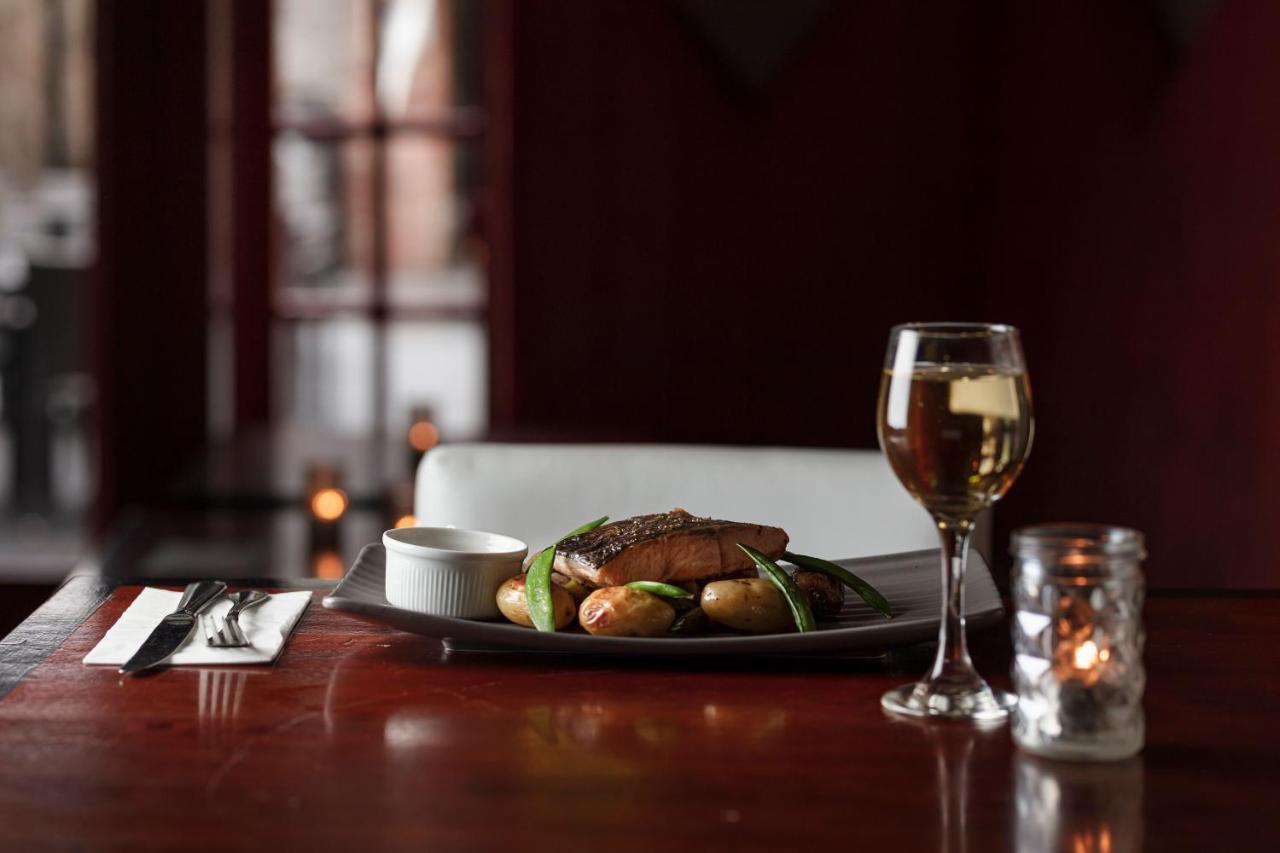 The Wander Inn Bar & Accommodation Kenmare Bagian luar foto