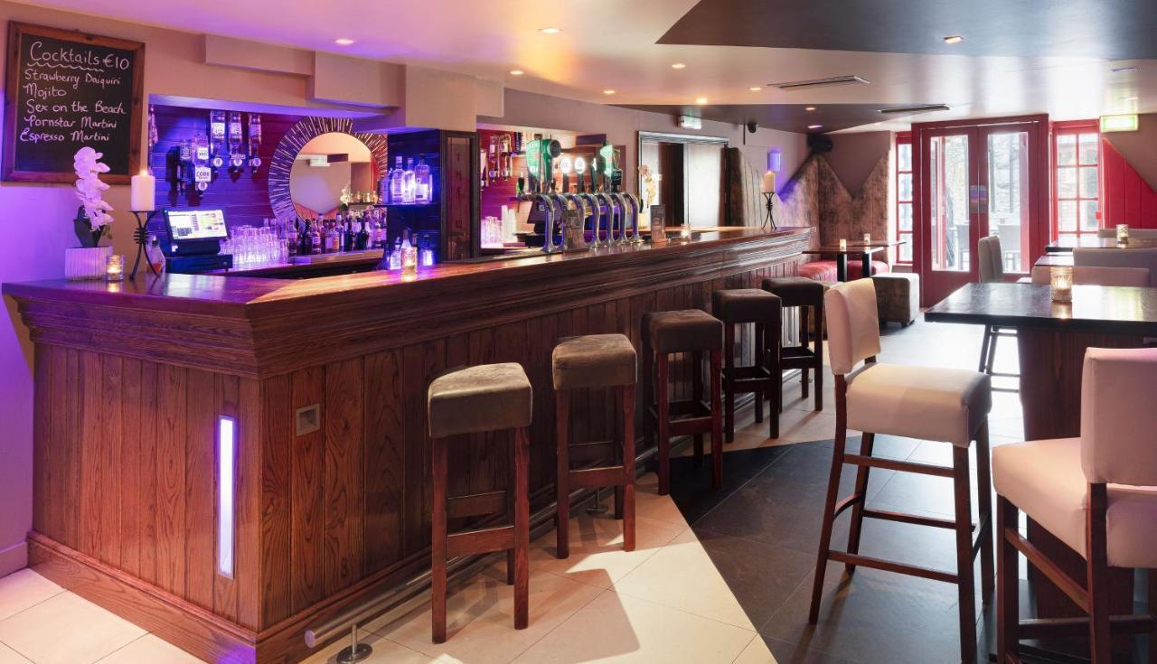 The Wander Inn Bar & Accommodation Kenmare Bagian luar foto